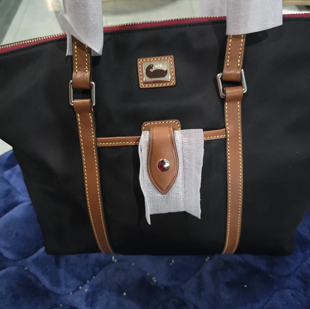 New Dooney & Bourke Tote Set